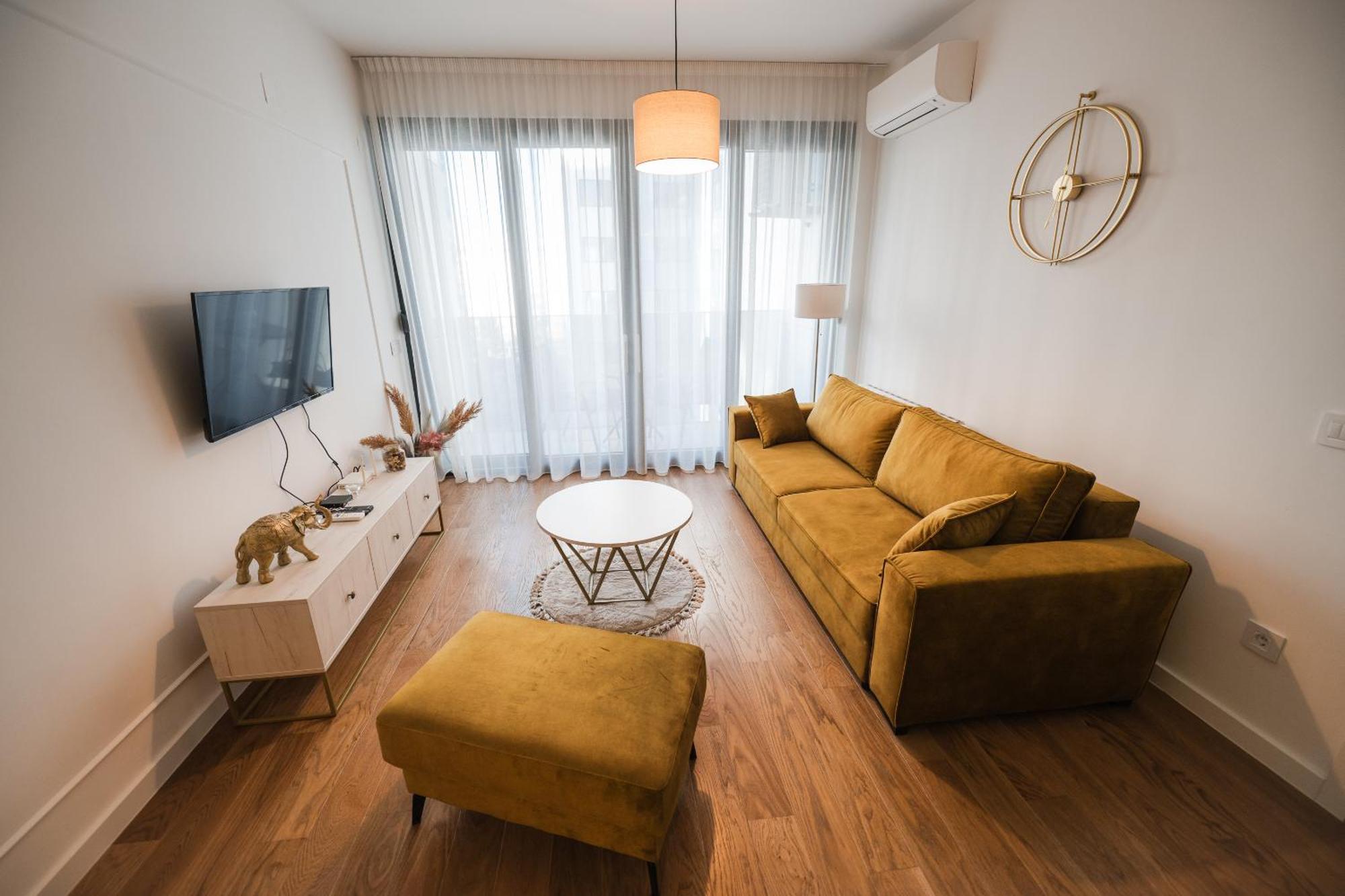 באניה לוקה Apartman City Charm מראה חיצוני תמונה