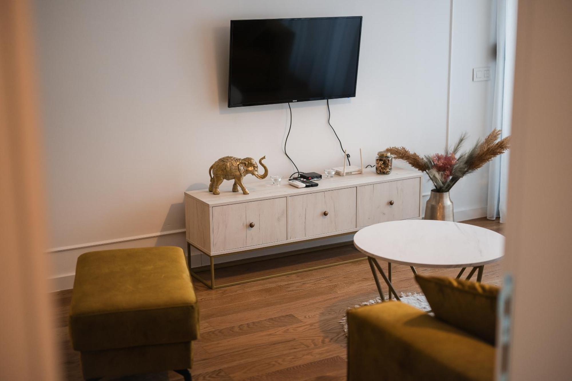 באניה לוקה Apartman City Charm מראה חיצוני תמונה